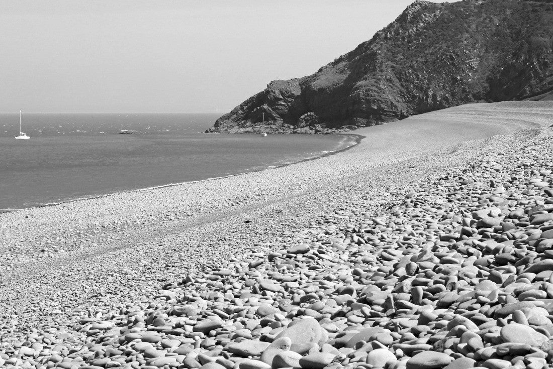 Noah Jigsaw Puzzle View along the shore at Bossington Beach Devon in black white 2000 pieces