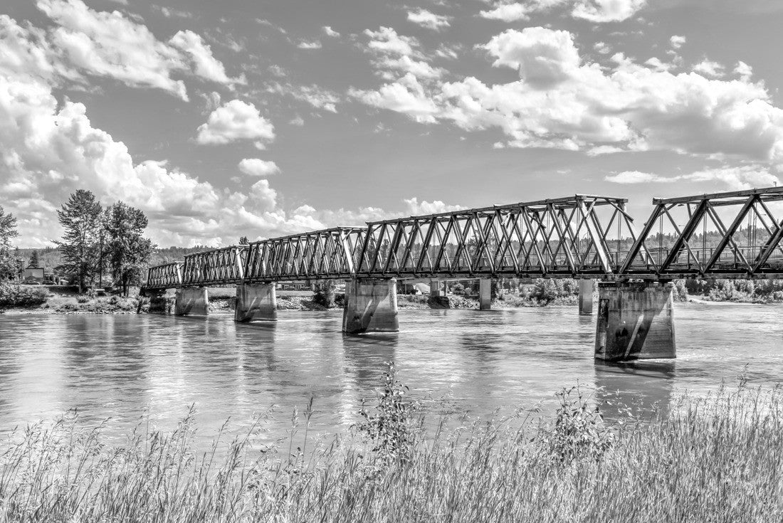 The historic Fraser river Bridge in Quesnel BC, Canada 2000pc PuzzleBlack and White