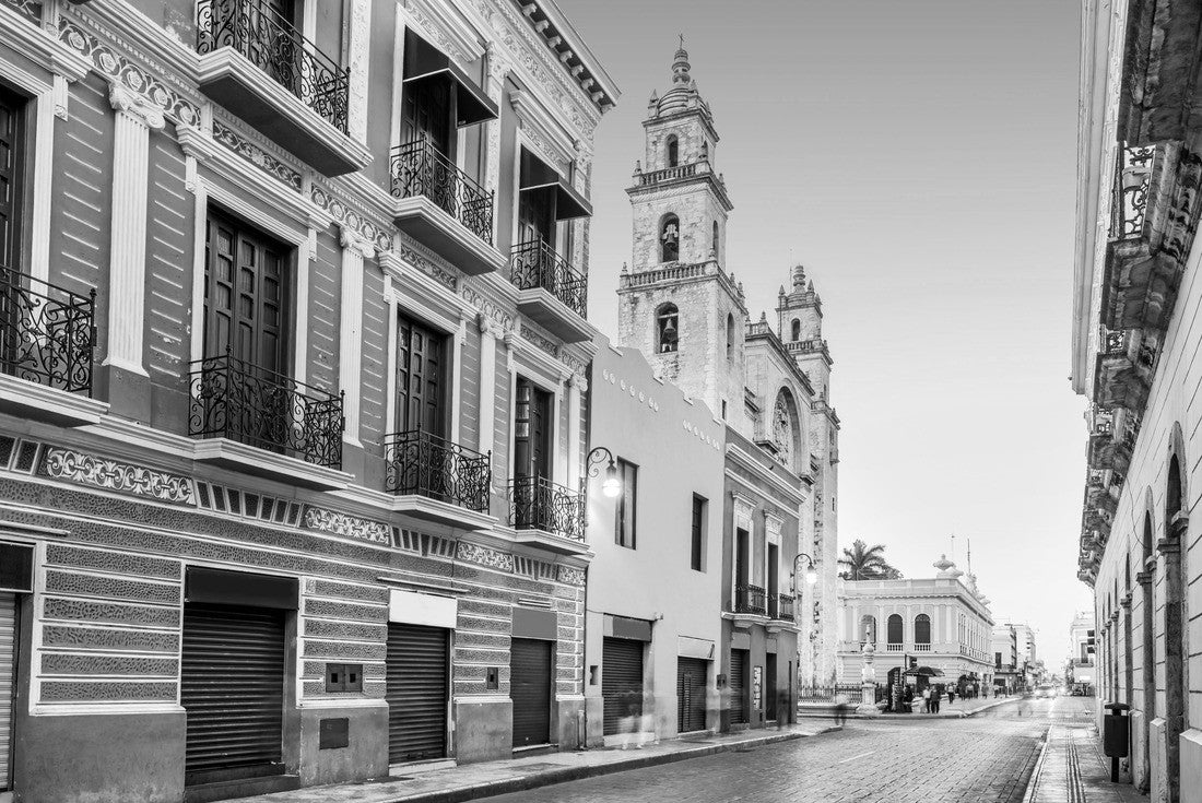 Merida, Mexico. San Idefonso Cathedral in the colonial city of Yucatan Peninsula 2000pc PuzzleBlack and White