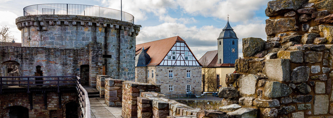 The ruins of Friedewald Castle in Hesse, Germany 1000pc Panoramic Puzzle