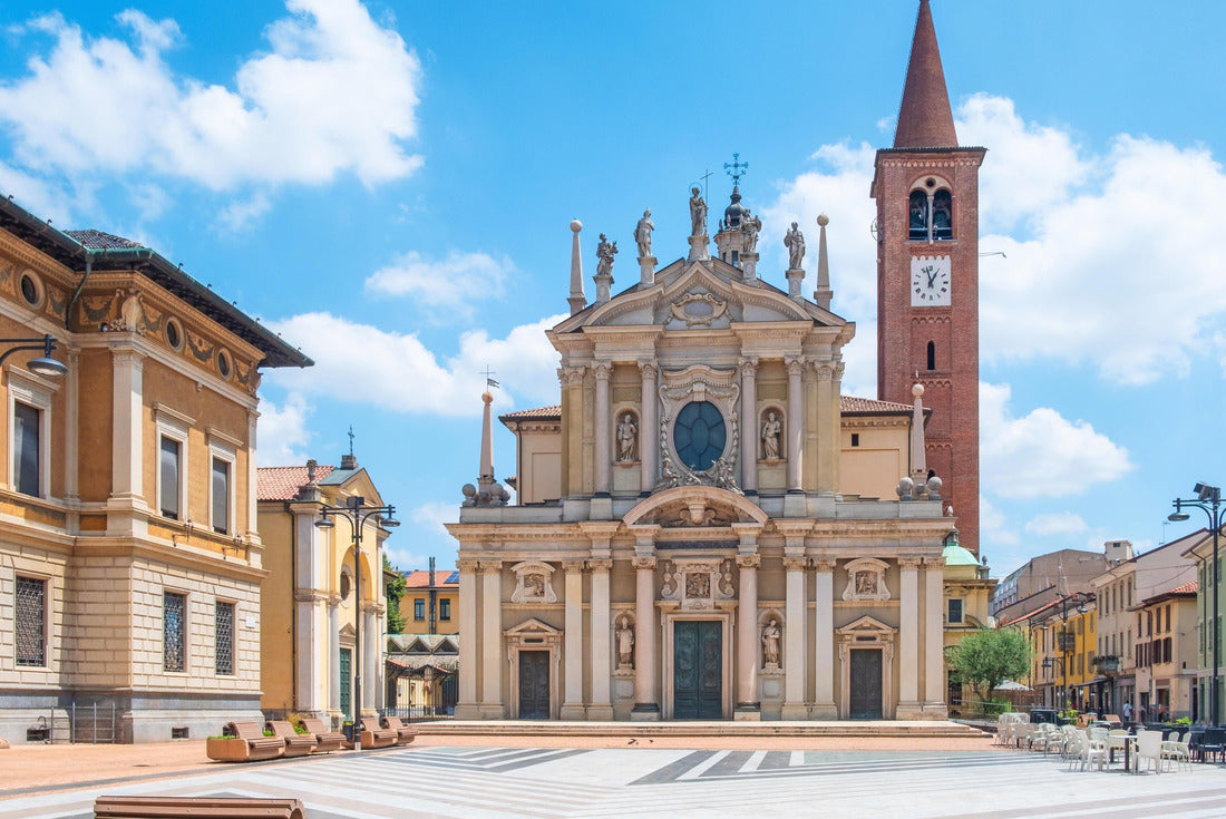Historic center of the Italian city. Busto Arsizio city, Piazza San Giovanni with Basilica of San Giovanni Battista in the province of Varese, Lombardy, Italy 2000pc Puzzle