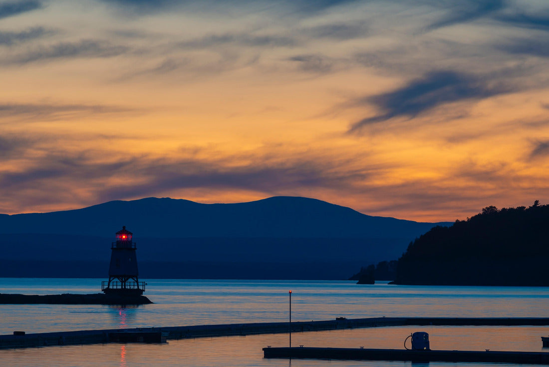 Colorful view at dusk of North Lighthouse and Breakwater in Lake Champlain from Burlington, Vermont 2000pc Puzzle