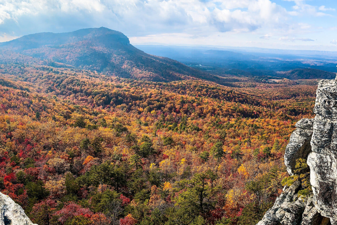 Noah Jigsaw Puzzle Hanging Rock State Park, North Carolina. cliffs, plateaus, with rock climbing, lake fishing, swimming, camping, hiking 2000 pieces