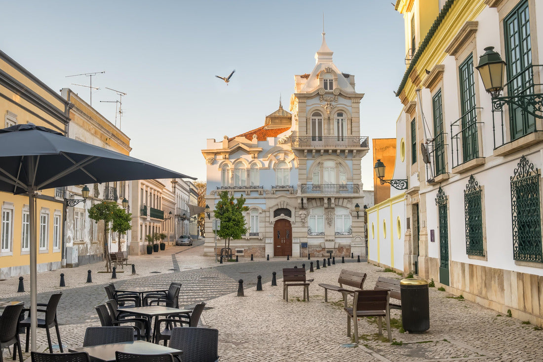 Beautiful Belmarco Mansion in the city center of Faro, Algarve, Portugal. Morning scene in the old town of Faro, southern Portugal 2000pc Puzzle