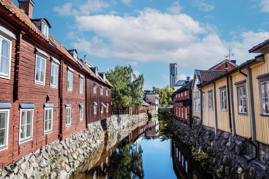 Old town houses in Västerås in Sweden 2000pc Puzzle