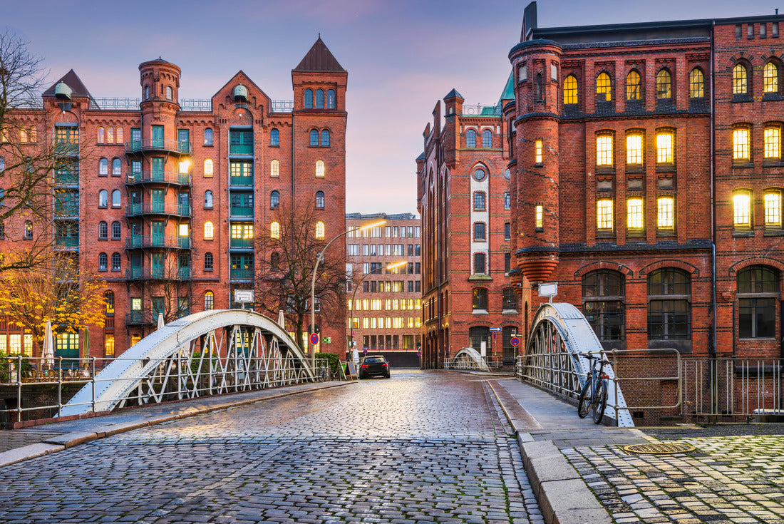 Historic red brick buildings and cobblestone Dutch Brook Fleet bridge in Hamburg, Germany 2000pc Puzzle