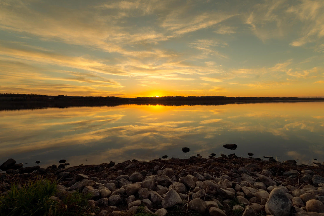 This photo was taken from Tillicum Beach, a hamlet in central Alberta, Canada. It is located southeast of Camrose and is situated on Dried Meat Lake. 2000pc Puzzle
