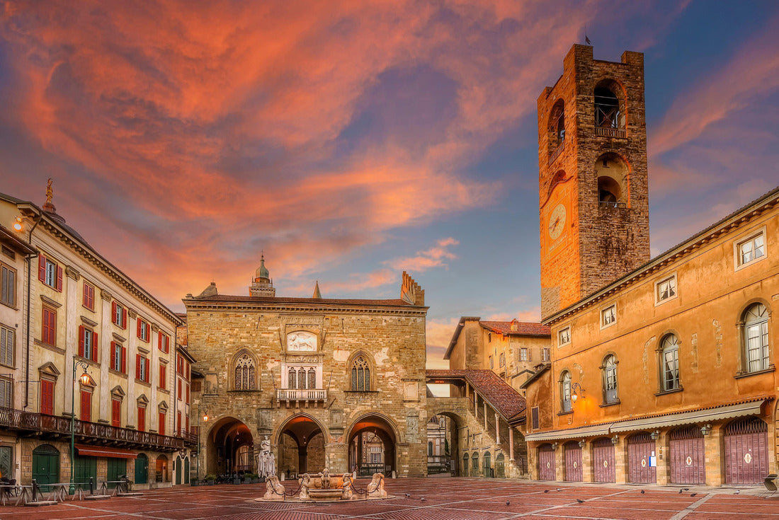 Piazza Vecchia night view of Bergamo city. 2000pc Puzzle