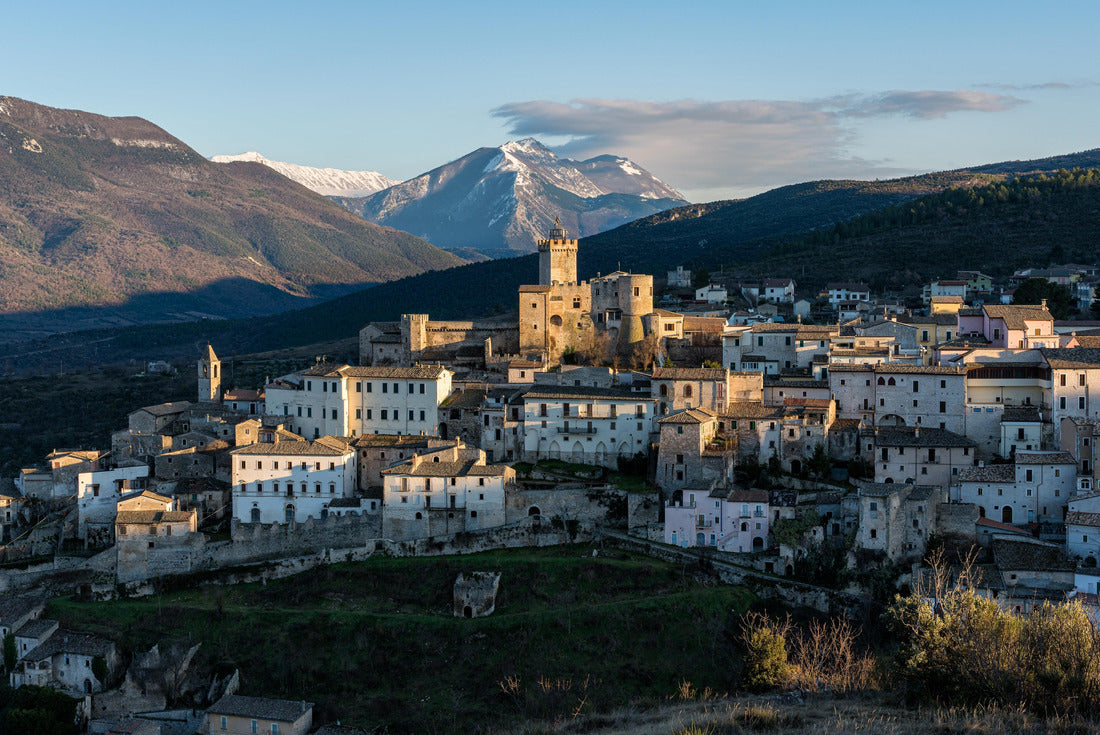 The beautiful village of Capestrano on a winter afternoon, Province of L'Aquila, Abruzzo, Italy 2000pc Puzzle