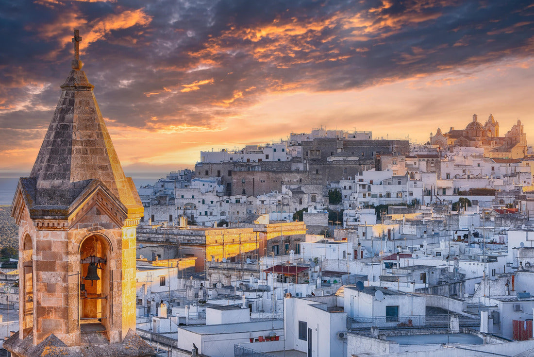Beautiful view of the old town of Ostuni and the cathedral at sunset. Brindisi, Puglia, southern Italy 2000pc Puzzle