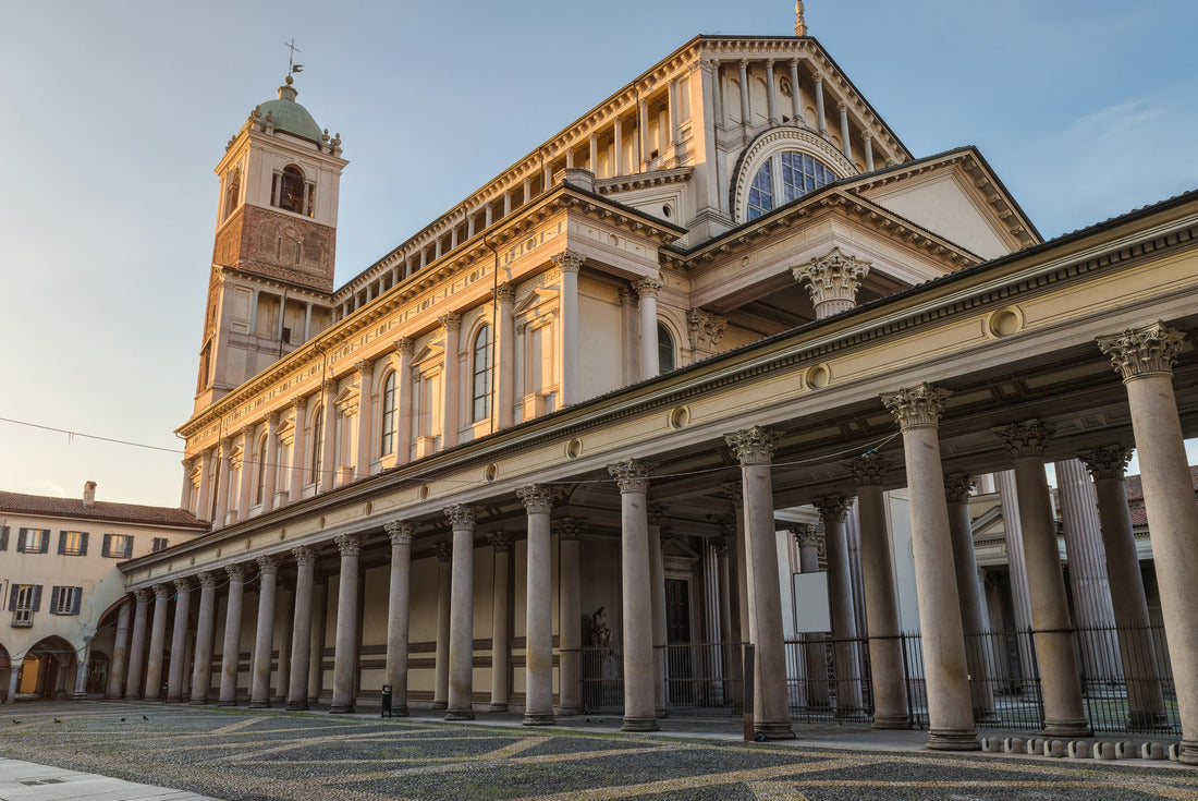 Italian town at sunrise. Historic center of Novara, Piazza della Repubblica (Platz della Repubblica) with the Novara Cathedral (Duomo di Novara or Cattedrale di Santa Maria Assunta), Northern Italy 2000pc Puzzle