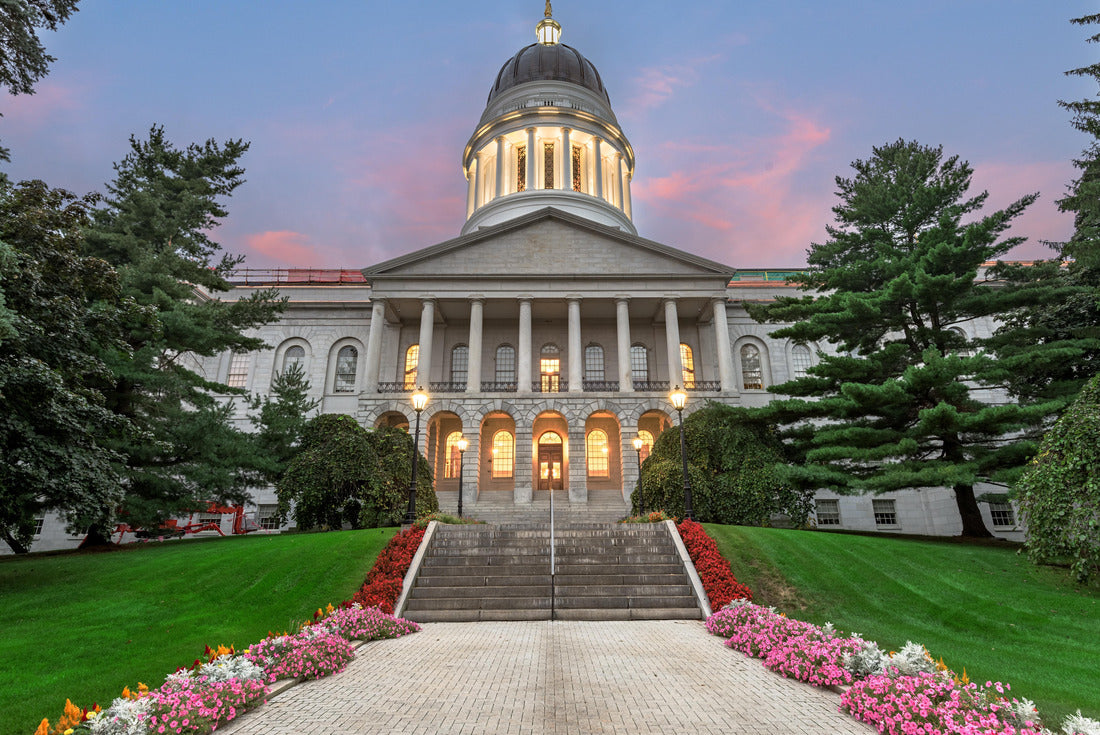The Maine State House in Augusta, Maine, USA at dawn 2000pc Puzzle