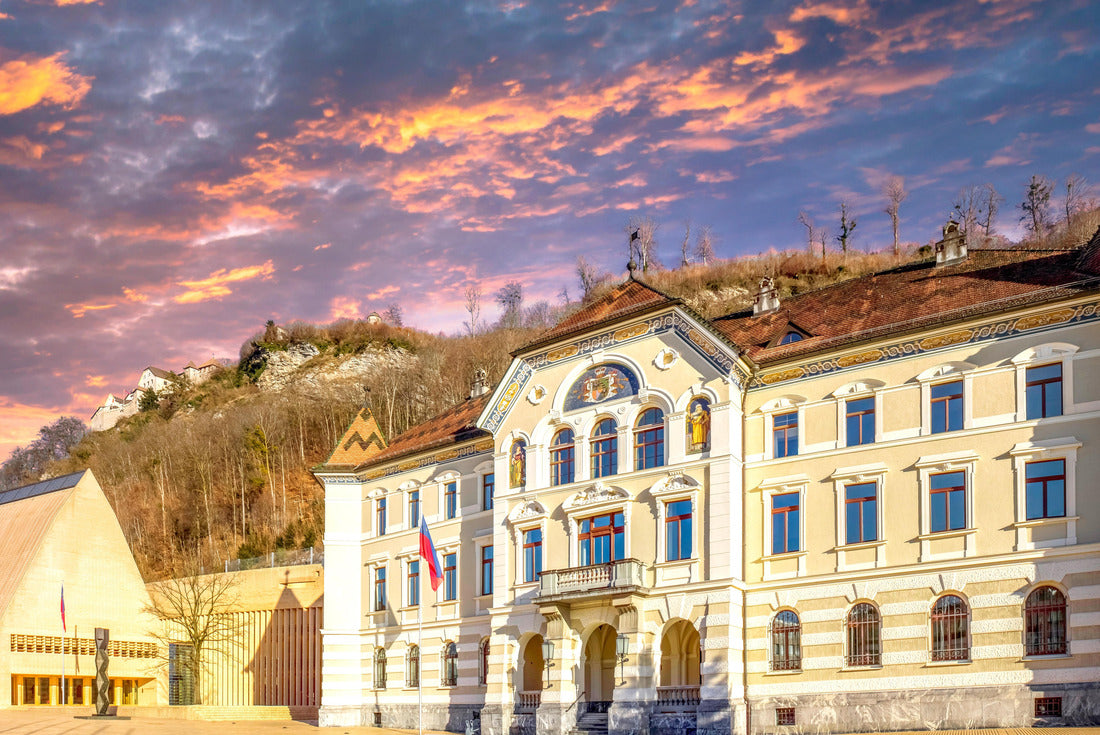 Old city of Vaduz, Liechtenstein 2000pc Puzzle