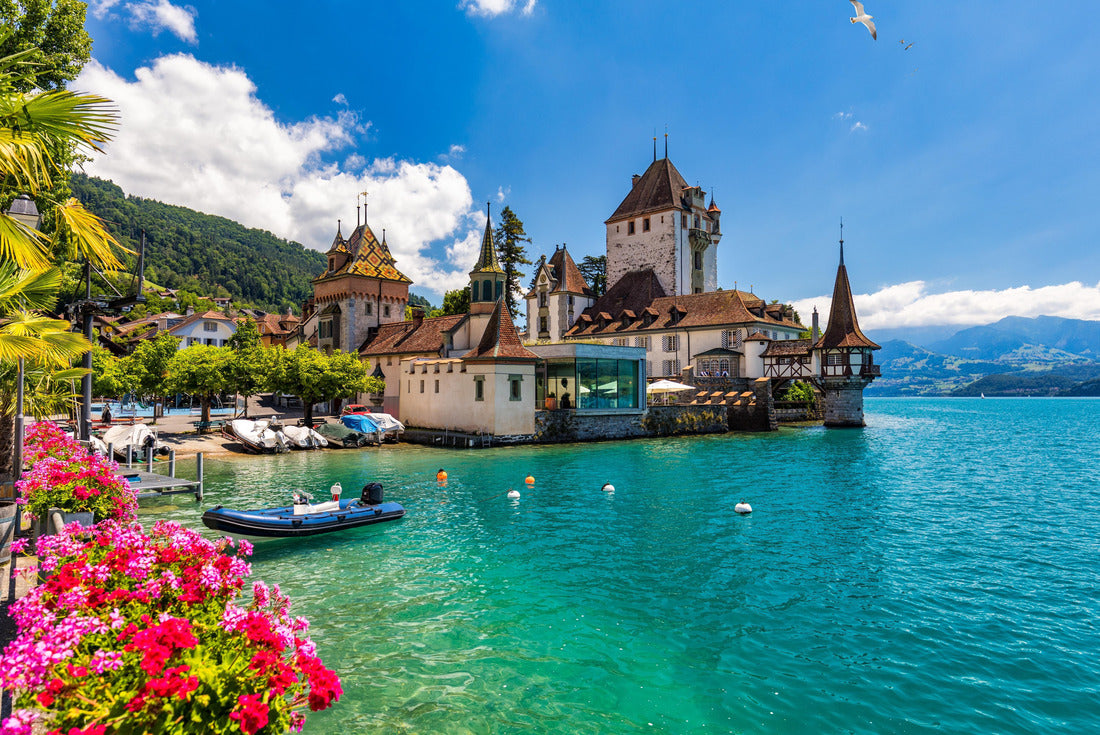 Noah Jigsaw Puzzle Oberhofen Castle on Lake Thun in the Swiss Alps, Switzerland 2000 pieces