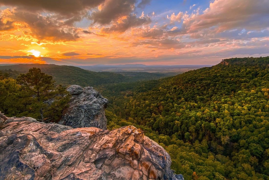 A scenic shot of Hawksbill Crag (Whitaker Point) in Newton County, Arkansas at pink sunset 2000pc Puzzle