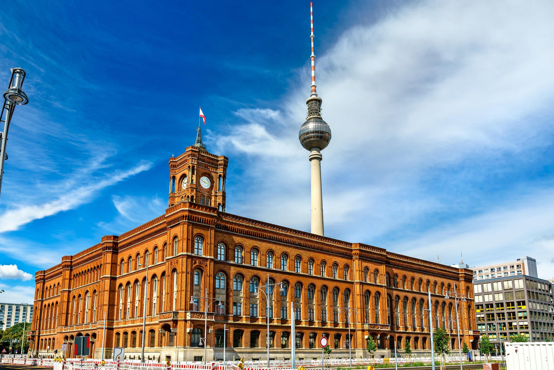 Rotes Rathaus, Berlin City Hall with TV tower in the background, Germany 2000pc Puzzle