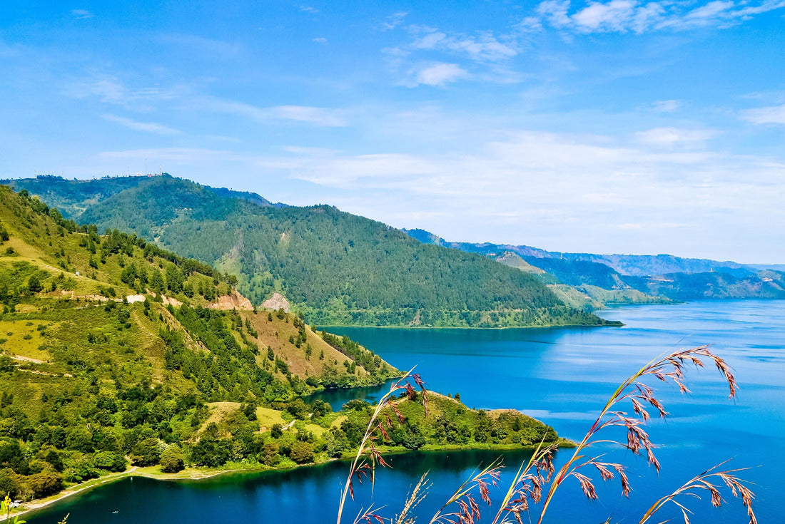 Beautiful view of Lake Toba with blue sky background 2000pc Puzzle