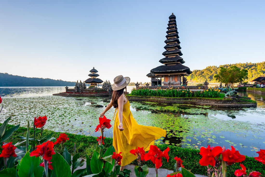 Young woman tourist relaxing and enjoying the beautiful view at Ulun Danu Beratan temple in Bali, Indonesia 2000pc Puzzle