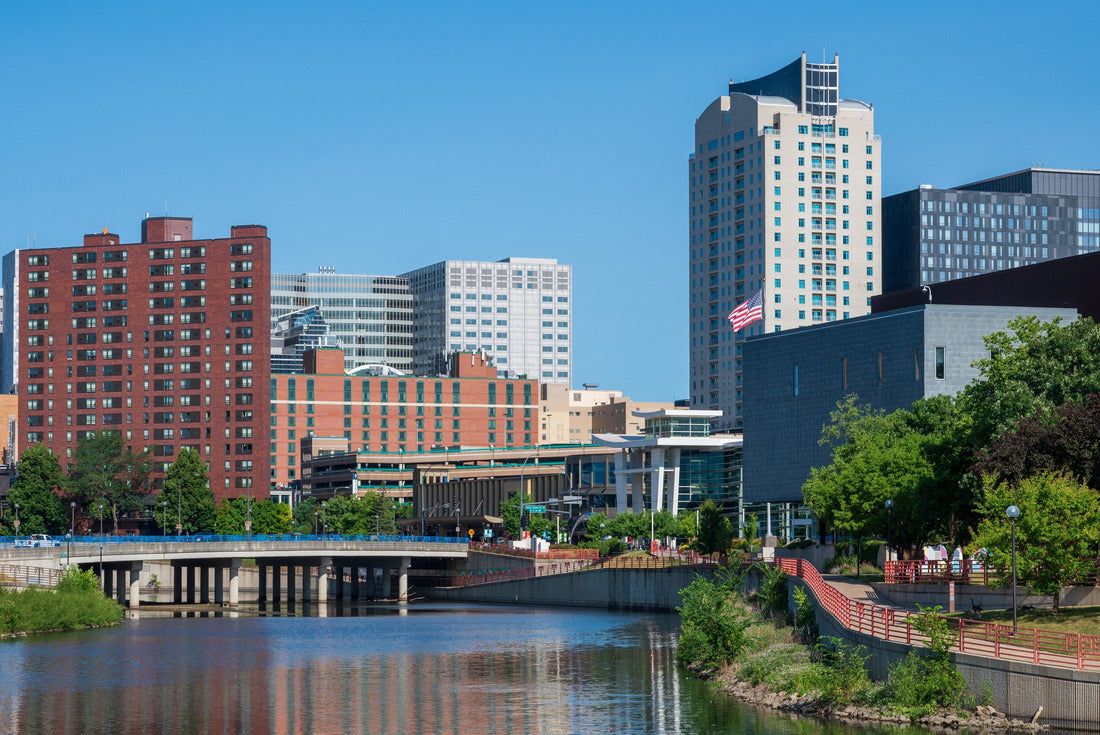 Zumbro River and Cityscape in Downtown Rochester, Minnesota 2000pc Puzzle
