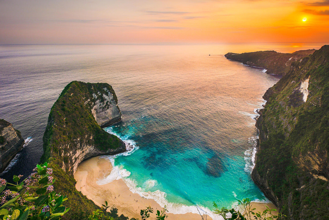 Traveling to Kelingking Beach in Nusa Penida 2000pc Puzzle