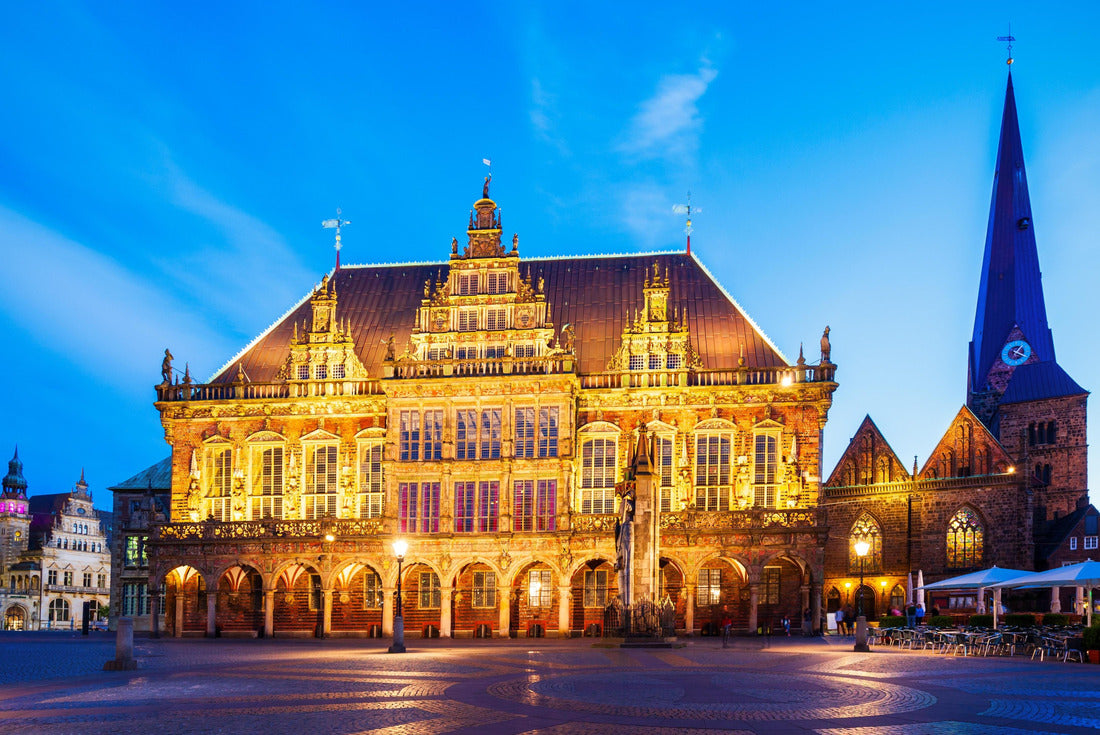 Bremen City Hall or Rathaus in the old town of Bremen, Germany 2000pc Puzzle