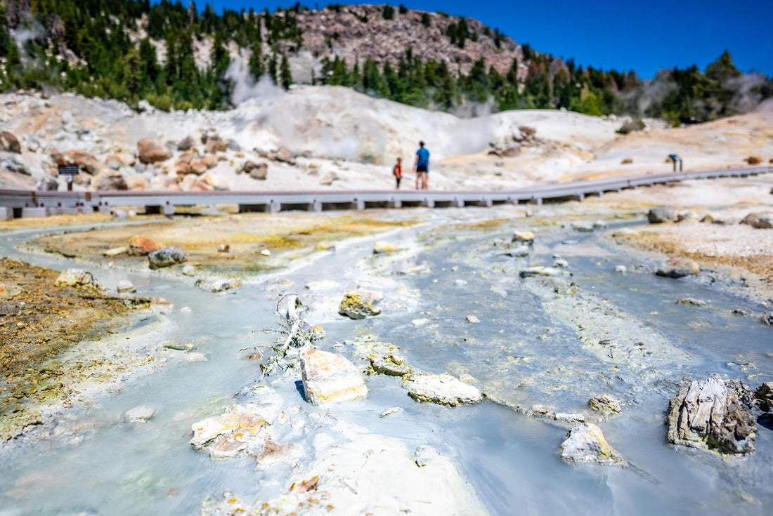 Overlook of Bumpass Hell hydrothermal area at Lassen Volcanic National Park, California, USA. Defocused boardwalk in background 2000pc Puzzle