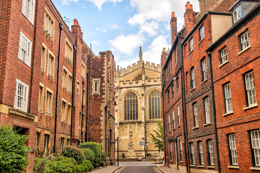 Eton, UK: majestic buildings on and around the campus of Eton College in the United Kingdom 2000pc Puzzle