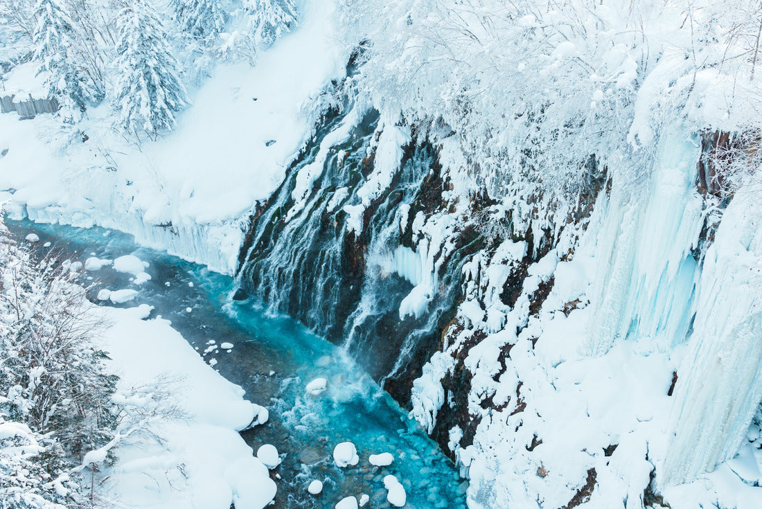 Noah Jigsaw Puzzle Shirahige waterfall with snow in winter, Biei River flowing into Blue Pond. Landmark and popular attraction in Hokkaido, Japan 2000 pieces