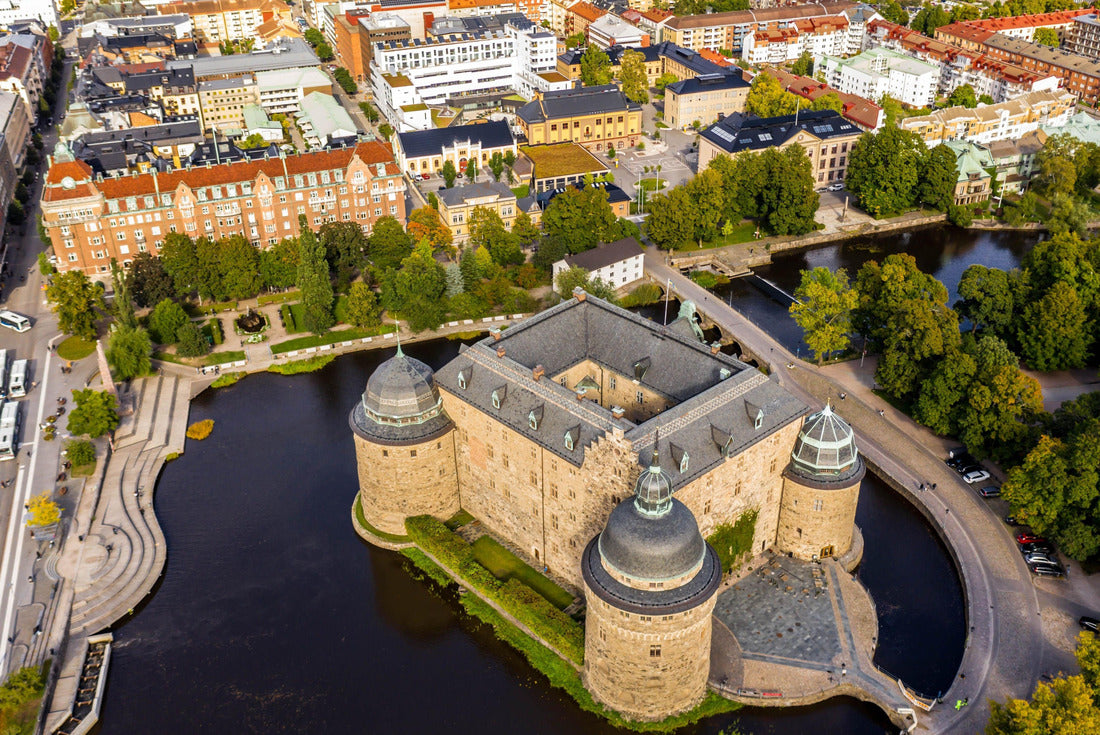 Orebro Castle, surrounded by the Svartan River and the cityscape of Sweden 2000pc Puzzle