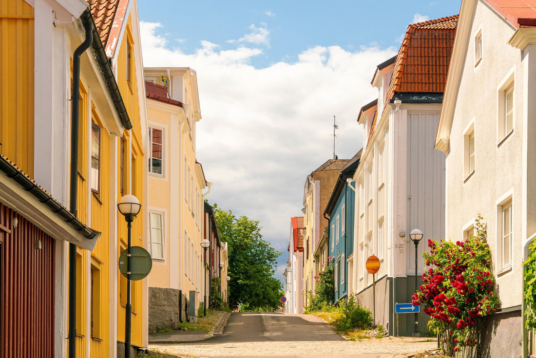 Historic wooden houses in the old town of Västervik, Sweden 2000pc Puzzle