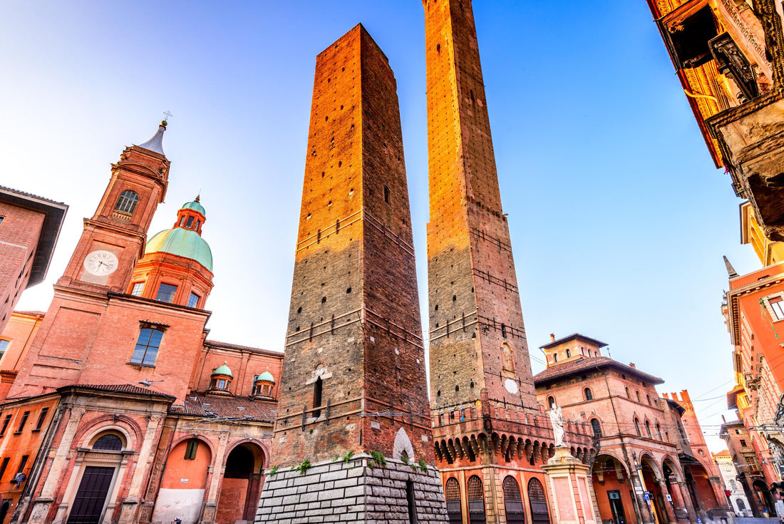 Bologna, Italy - Two Towers (Due Torri), Asinelli and Garisenda, symbols of medieval Bologna 2000pc Puzzle