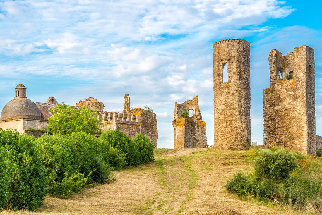 Ruins of Castle Montemor-o-Novo in Portugal 2000pc Puzzle