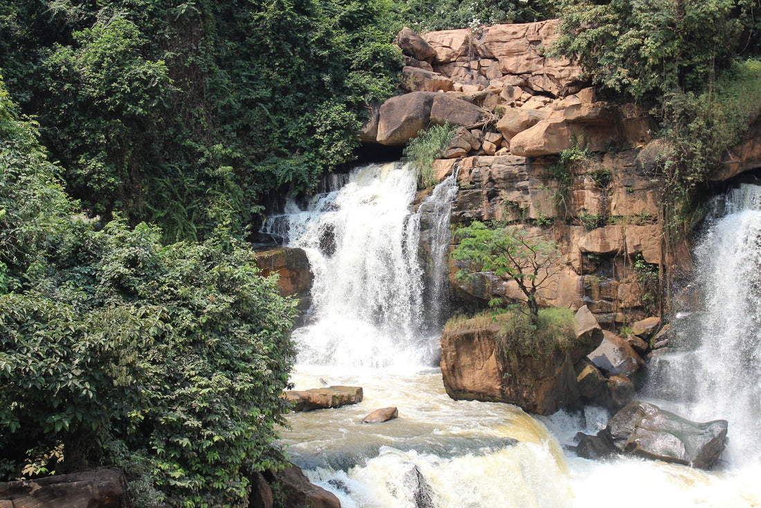 Noah Jigsaw Puzzle Waterfall in Zongo. Democratic Republic of Congo 2000 pieces