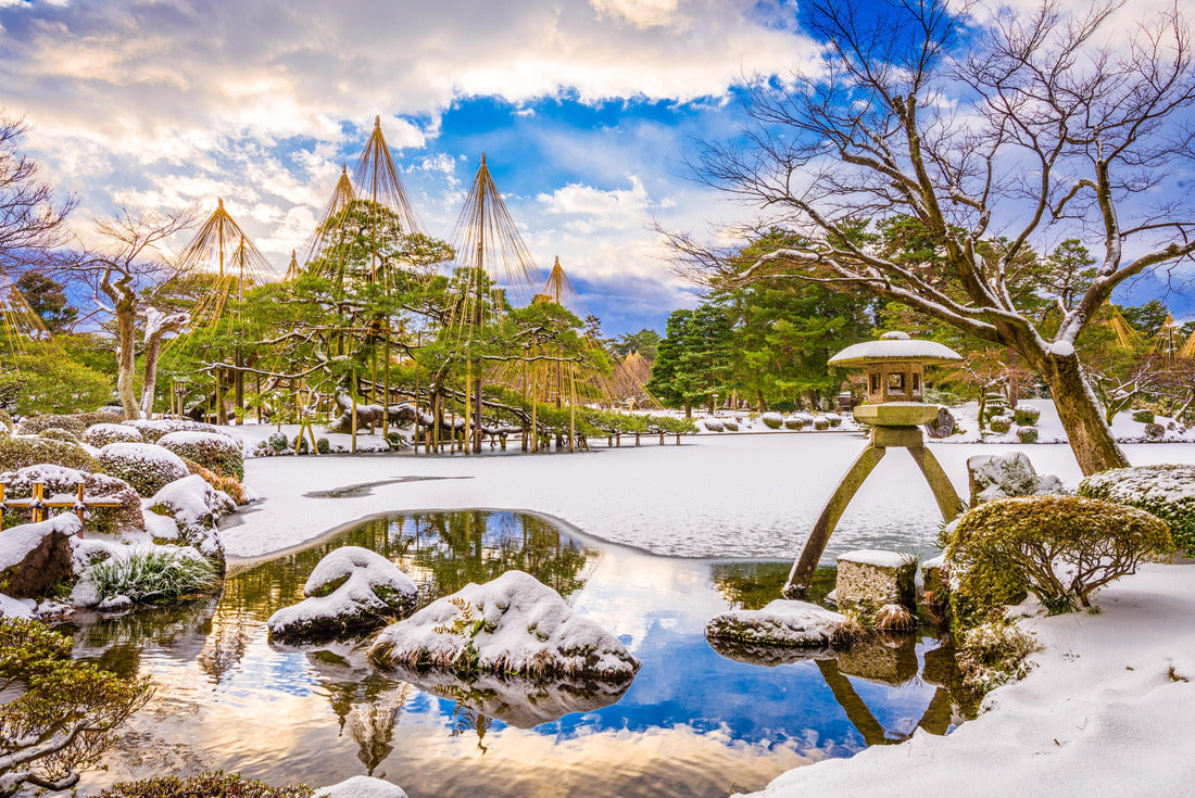 Kanazawa, Ishikawa, Japan winter gardens 2000pc Puzzle