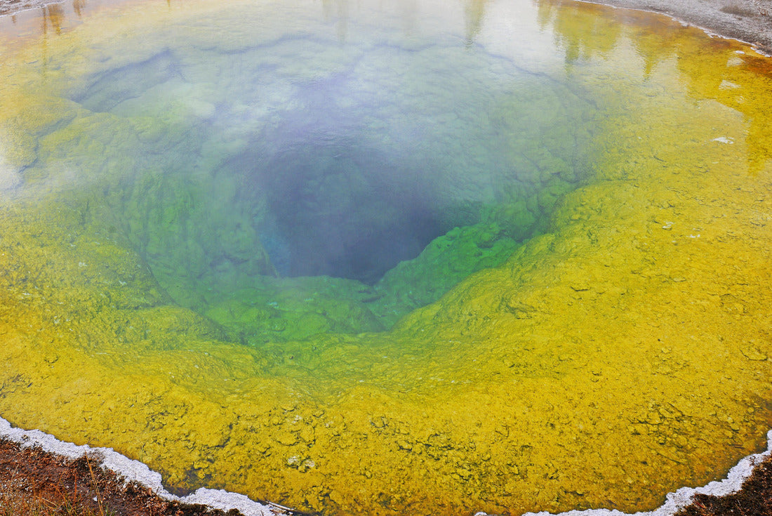 Noah Jigsaw Puzzle Panorama of the Morning Glory pool inside Yellowstone National Park, Wyoming, USA 2000 pieces
