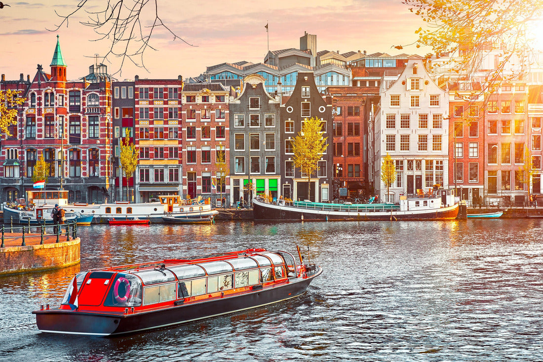 The canal in Amsterdam Netherlands houses the Amstel River. Landmarks of the old European city. Spring landscape. 2000pc Puzzle