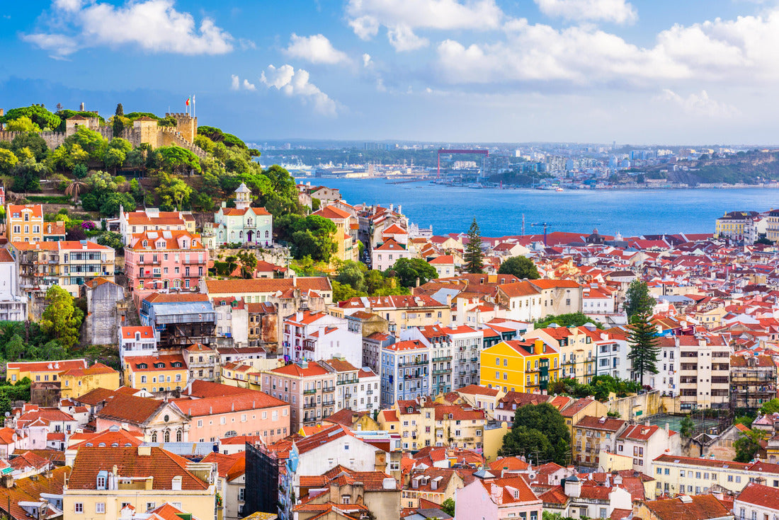 Noah Jigsaw Puzzle Lisbon, Portugal City Skyline with Sao Jorge Castle and the Tagus River 2000 pieces