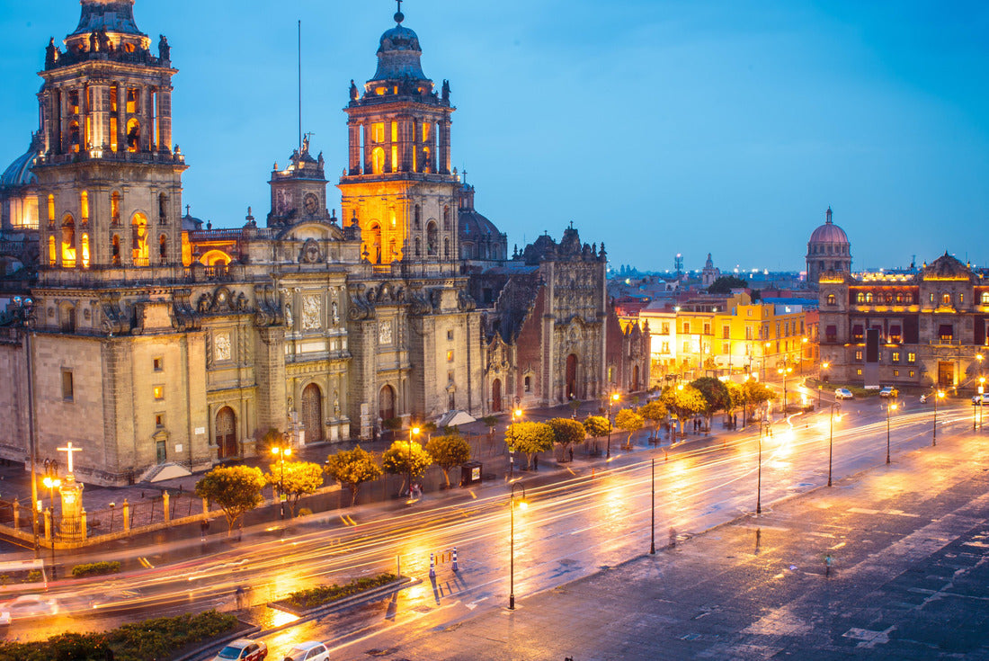 Metropolitan Cathedral and Presidential Palace in Zocalo, center of Mexico City, Mexico 2000pc Puzzle