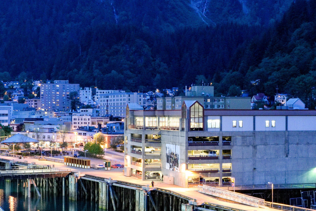 Juneau, Alaska at night 2000pc Puzzle