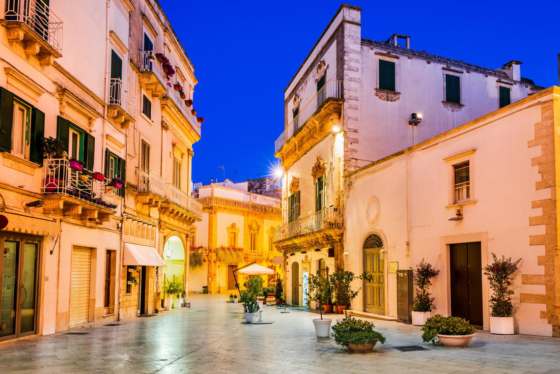 Martina Franca, Puglia in Italy. Piazza Plebiscito and Basilica di San Martino at dusk. Puglia, Bari region in Italy 2000pc Puzzle