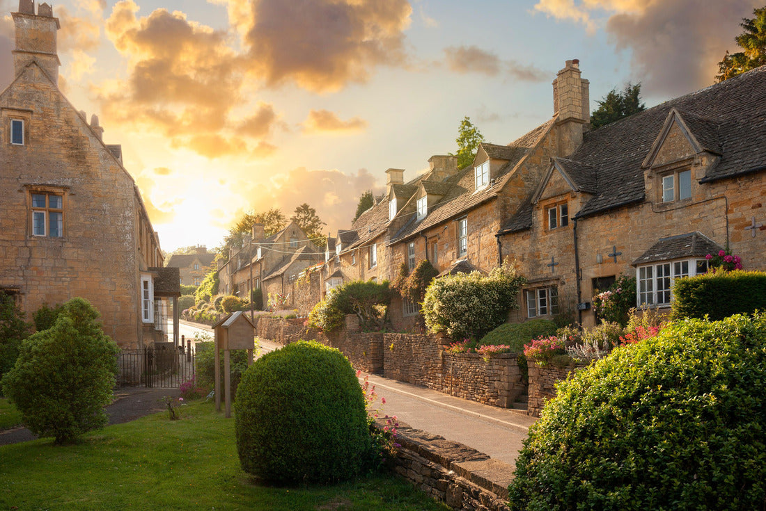 Noah Jigsaw Puzzle Bourton on the Hill village near Moreton in Marsh, Cotswolds, Gloucestershire, England 2000 pieces