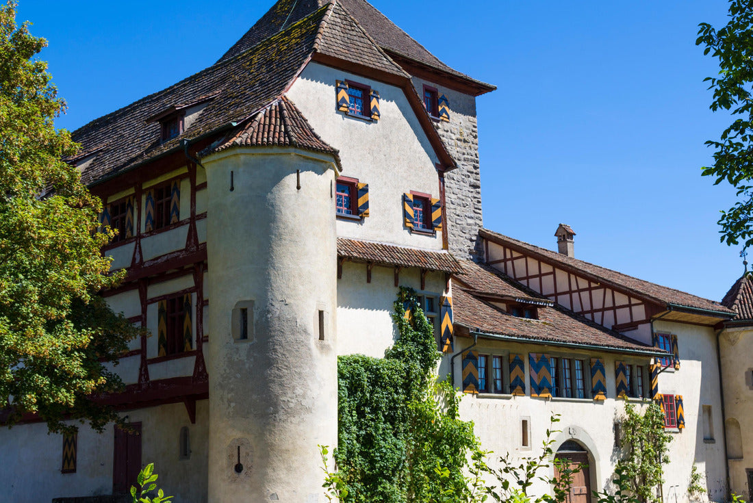 Ancient Hegi castle in the town of Winterthur, Switzerland. General view, outside on a blue sky background in a summer day 2000pc Puzzle