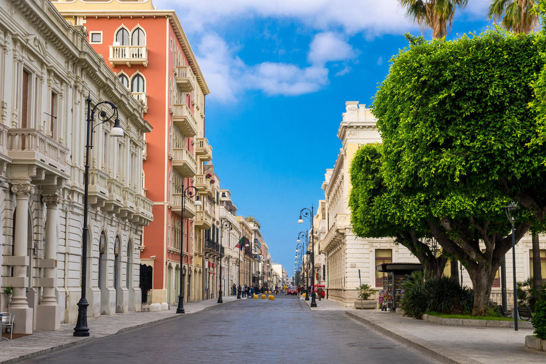 Pedestrian tourist street Corso Giuseppe Garibaldi with old traditional buildings, lamps and green trees in historical centre of the city Reggio di Calabria, Southern Italy 2000pc Puzzle
