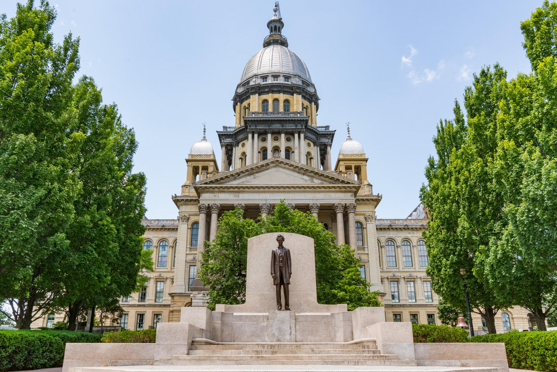 Abraham Lincoln Statue in front of the Illinois State Capitol Building in Springfield, Illinois 2000pc Puzzle