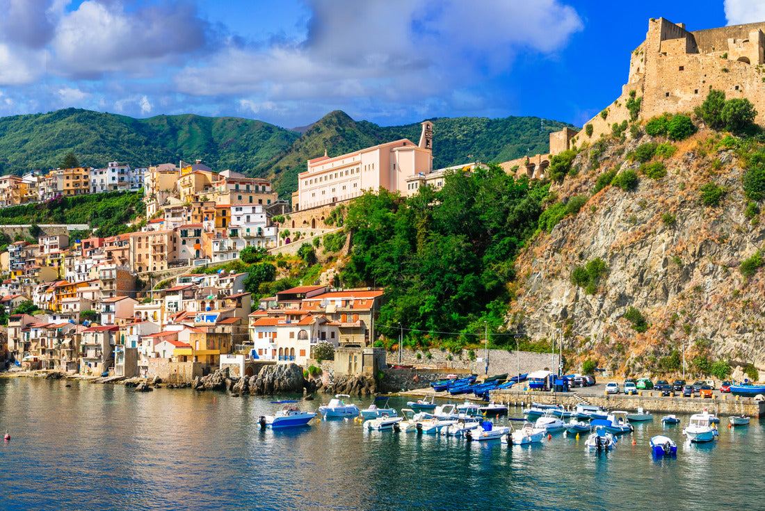 Beautiful coastal town of Scilla in Calabria. View with medieval castle over rocks 2000pc Puzzle