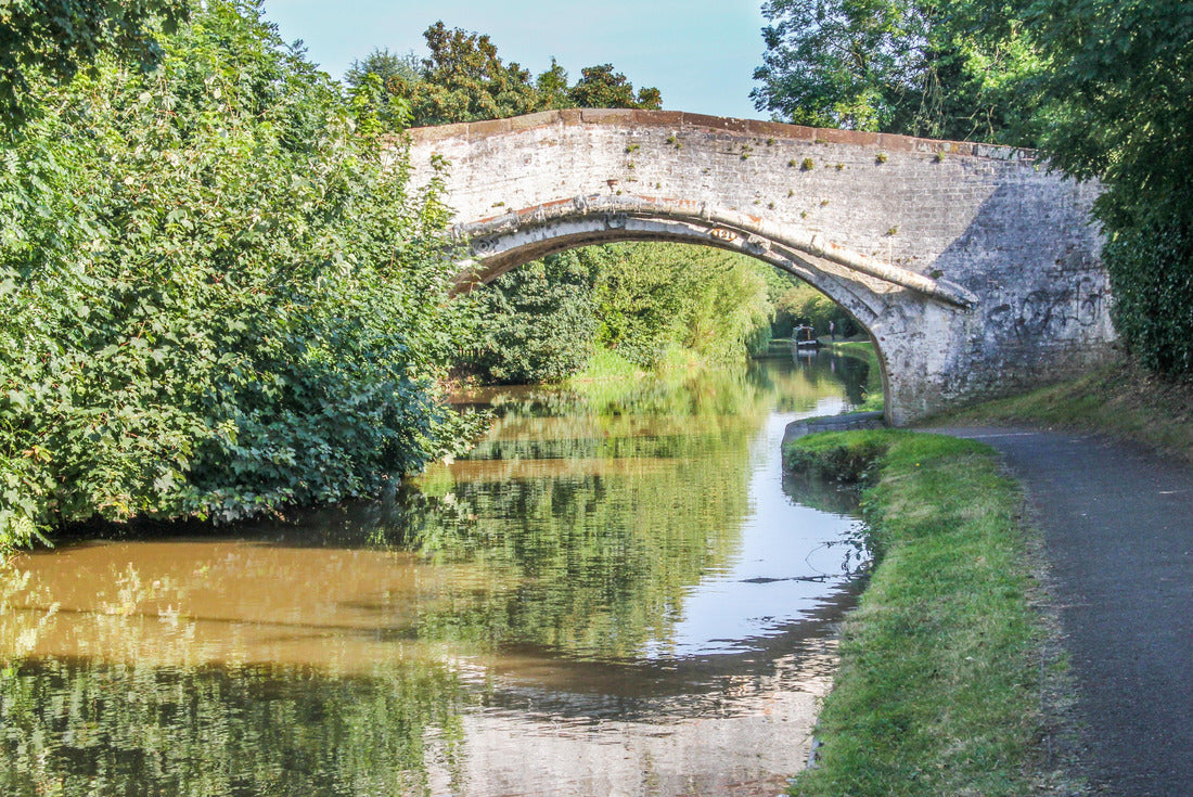 Noah Jigsaw Puzzle Bridge over the Shropshire Union canal, Christleton, Cheshire, England 2000 pieces
