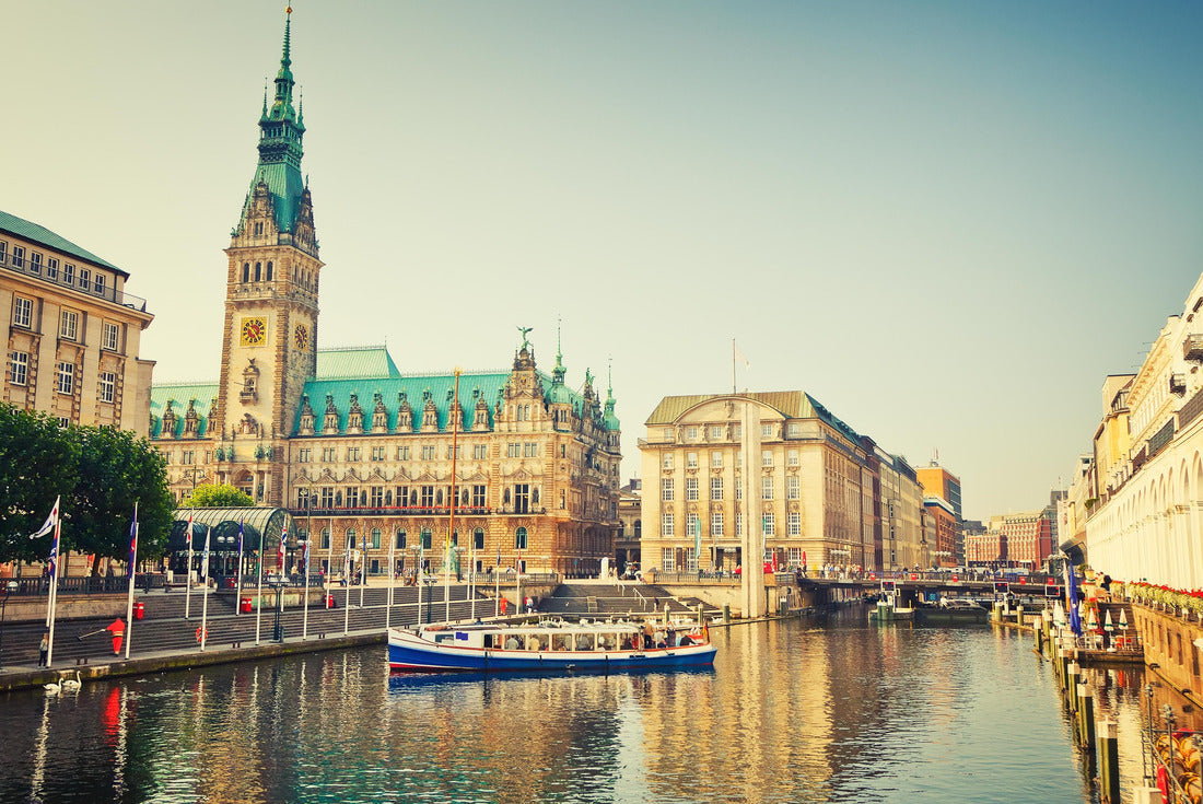 Hamburg townhall and Alster river 2000pc Puzzle