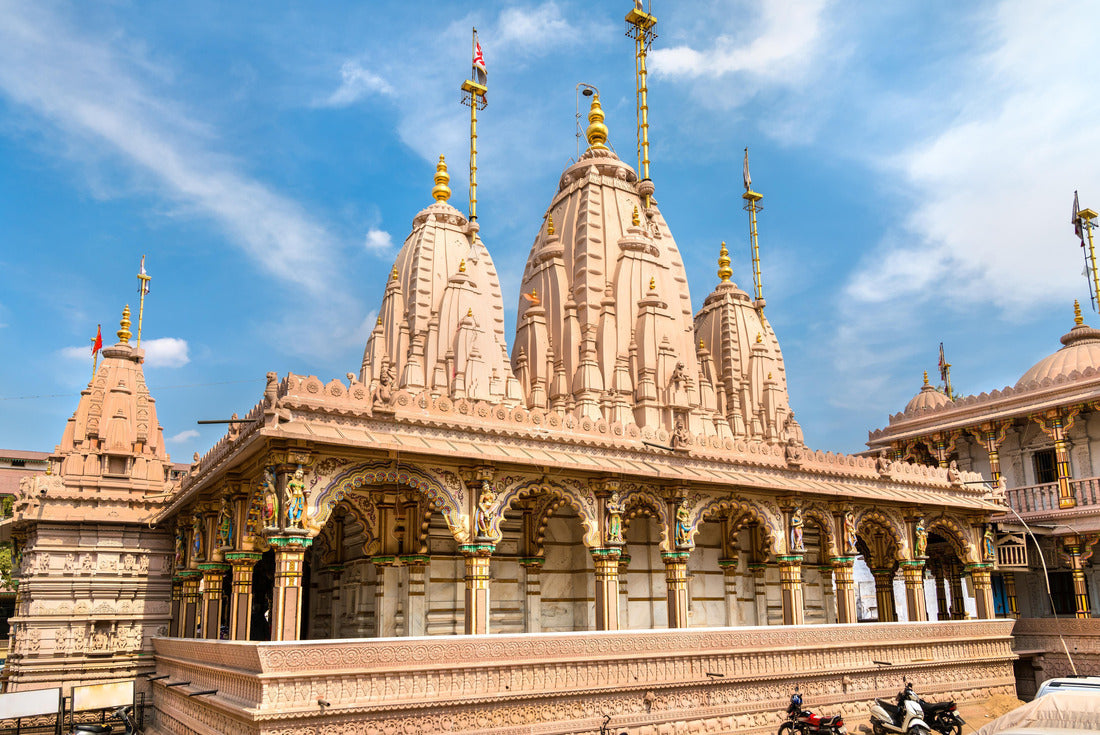 Kalupur Swaminarayan Mandir, a Hindu temple in the old city of Ahmedabad - Gujarat State of India 2000pc Puzzle