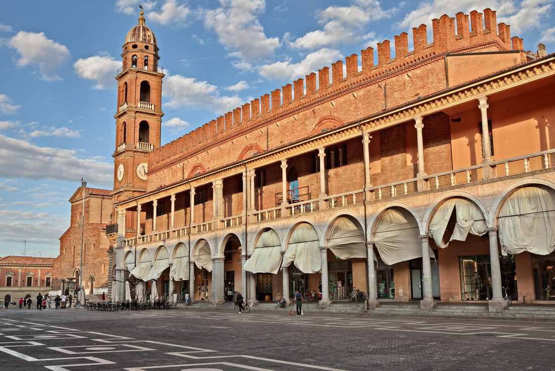 Faenza, Ravenna, Emilia-Romagna, Italy: Piazza del Popolo (People's Square) with the characteristic double porch on the facade of the medieval palace in the city famous for its artistic ceramics 2000pc Puzzle