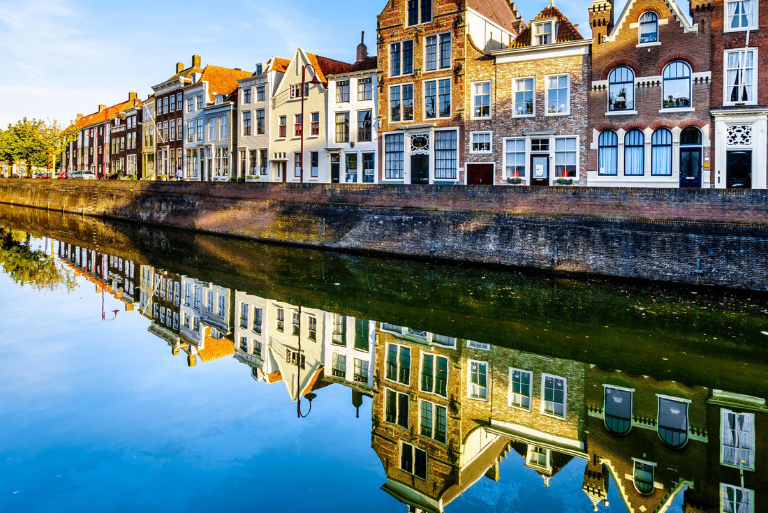 Sunset over a row of houses reflected on the surface of a canal in the historic town of Middelburg in the province of Zeeland, Netherlands 2000pc Puzzle
